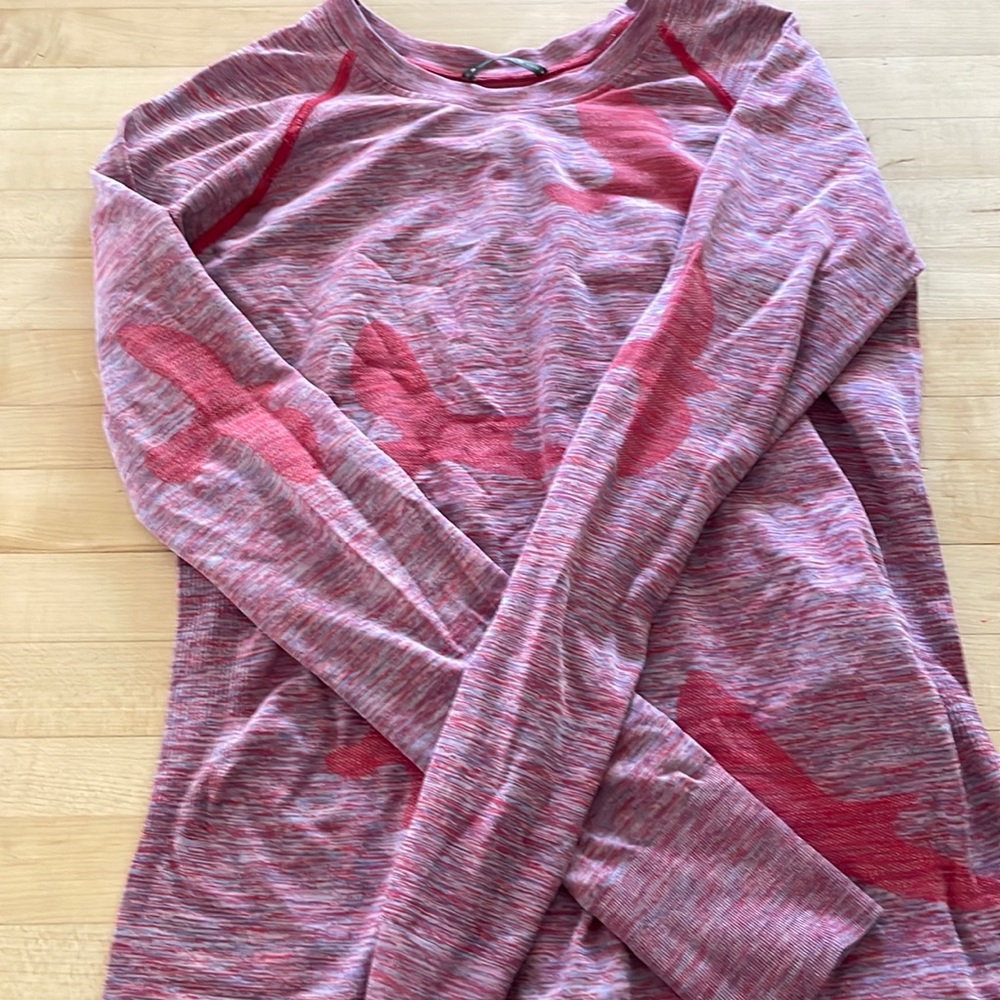 Women’s longe sleeve shirt size M